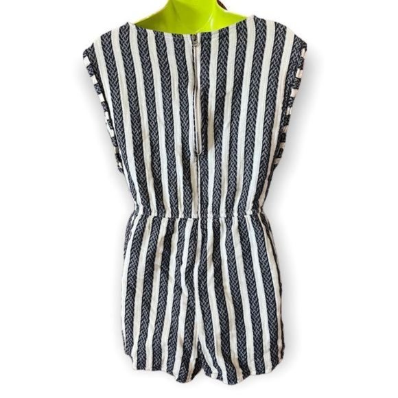 UNIVERSAL THREAD navy striped romper - Picture 6 of 10